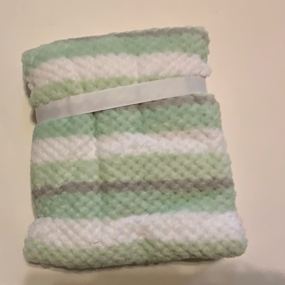 BUTTONS & STITCHES GREEN WHITE STRIPE PLUSH SIZE 30 X 35 BABY BLANKET BLANKET - Picture 2 of 3